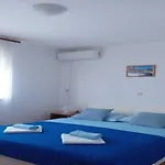 Apartamento In Near Paklenica Park Starigrad Paklenica