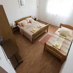 Apartamento In Near Paklenica Park Starigrad Paklenica