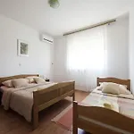 In Near Paklenica Park Apartamento