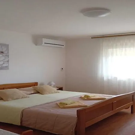Апартаменты In Near Paklenica Park *