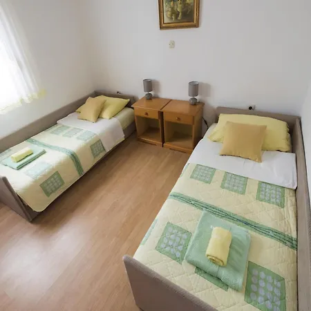 In Near Paklenica Park Апартаменты Стариград-Пакленица
