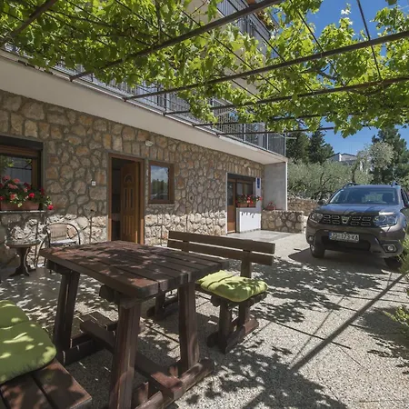 Апартаменты In Near Paklenica Park Стариград-Пакленица
