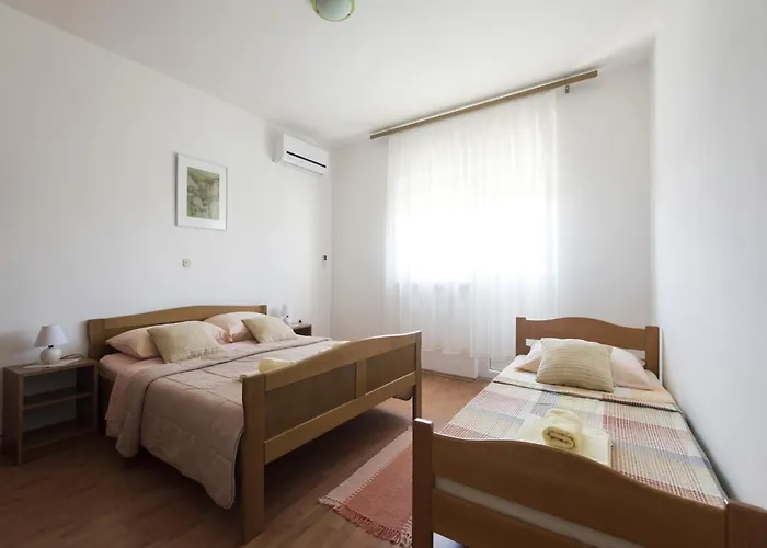 In Near Paklenica Park Apartman