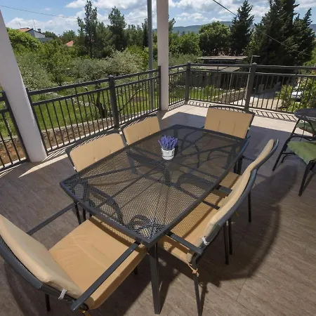 In With Terrace Apartment Starigrad Paklenica