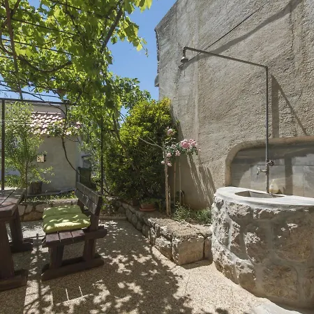 In With Terrace Apartment Starigrad Paklenica